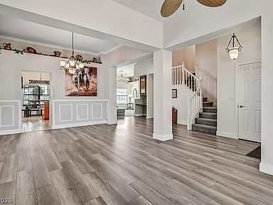 5520 Singing Hills Dr, Las Vegas, NV 89130, photo 2