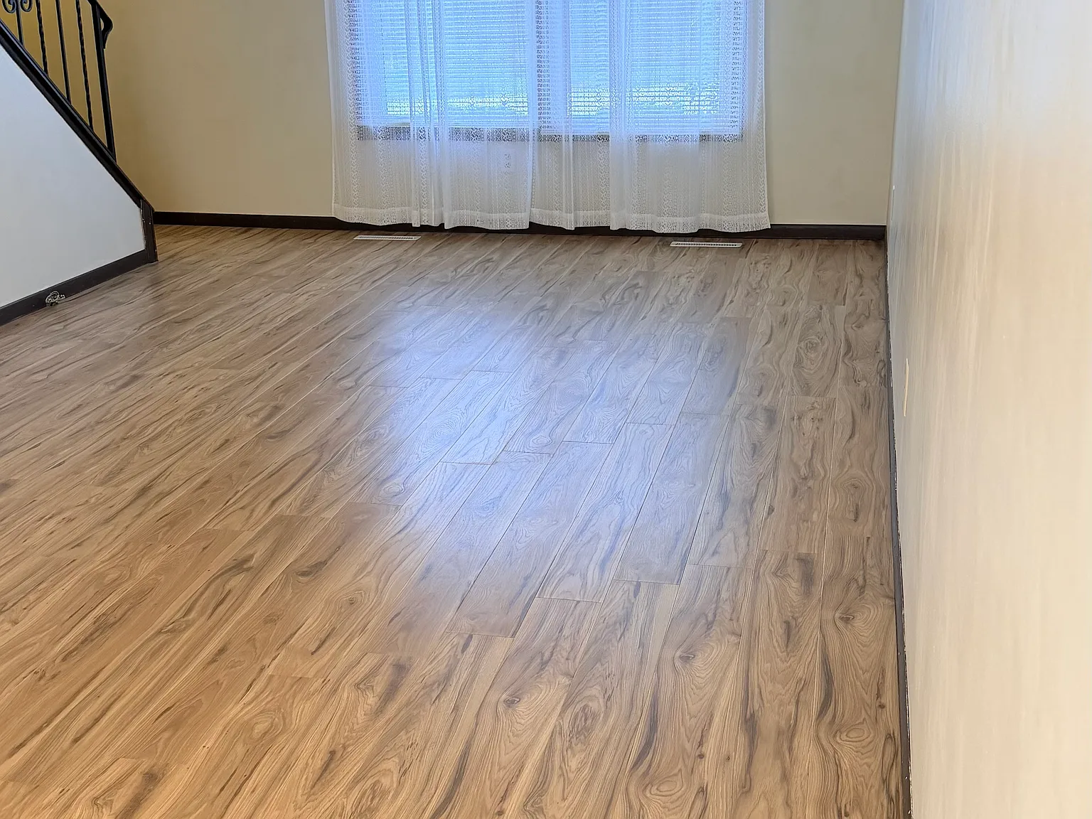 2605 W 60th Street — Photo 3