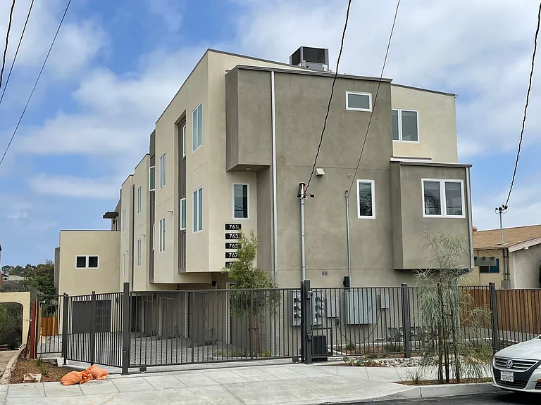 761 Cerro Gordo Ave — Photo 18