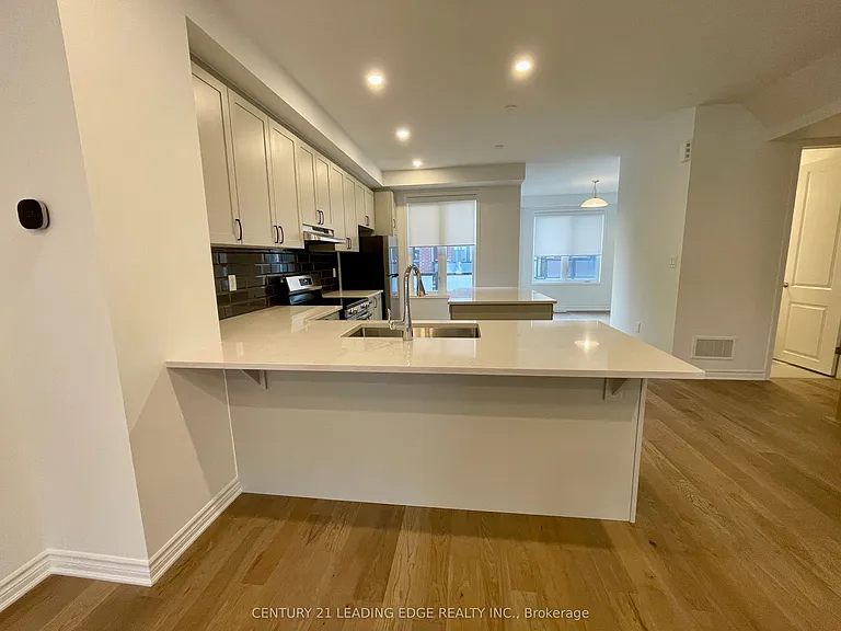 82 Avani Ave — Photo 9
