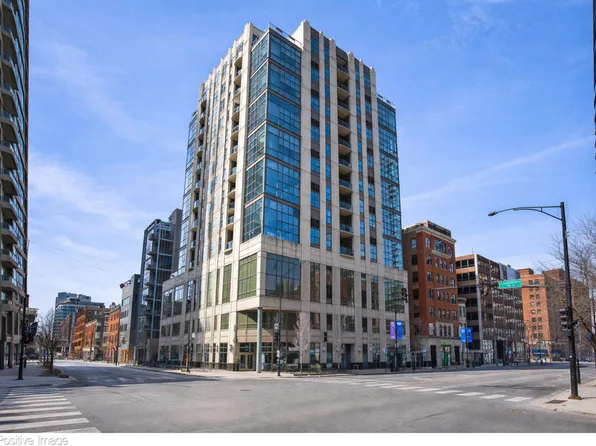 150 W Superior St #1105, Chicago, IL 60610