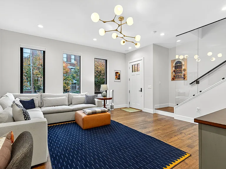 215 N Sarah St #7 — Photo 3