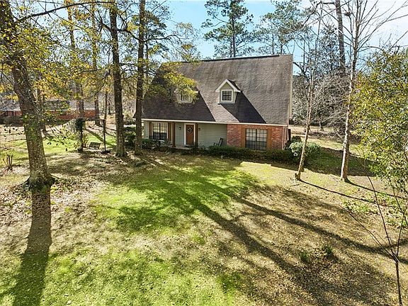 2nd image of 34 Kathleen Dr