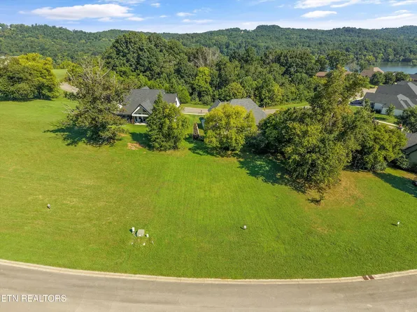 1520 Eagle Point Dr, Loudon, TN 37774