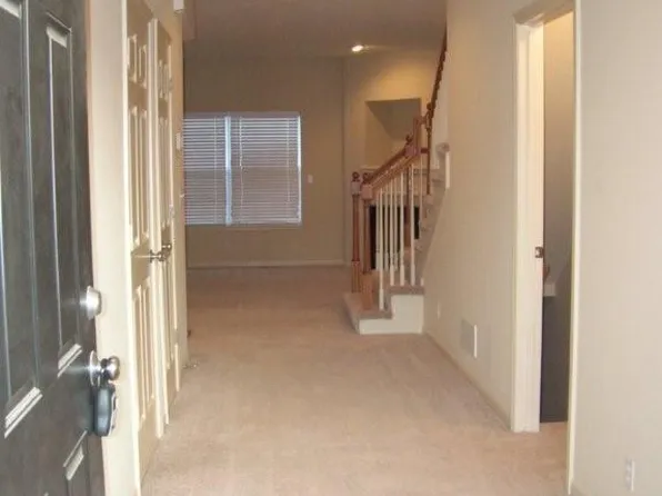 8806 Timber Creek Ln, Liberty, MO 64068