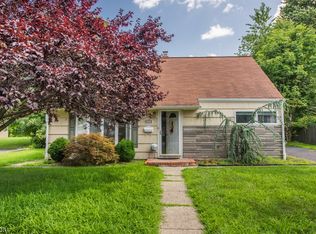 414 Prospect St, Midland Park, NJ 07432