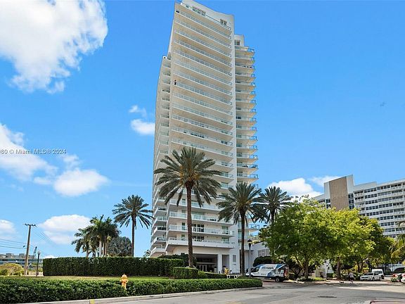 3rd image of 10 Venetian Way APT 605