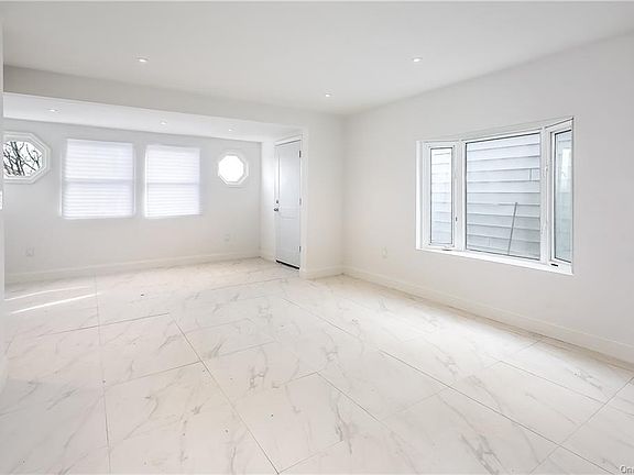 3rd image of 333 Prescott St