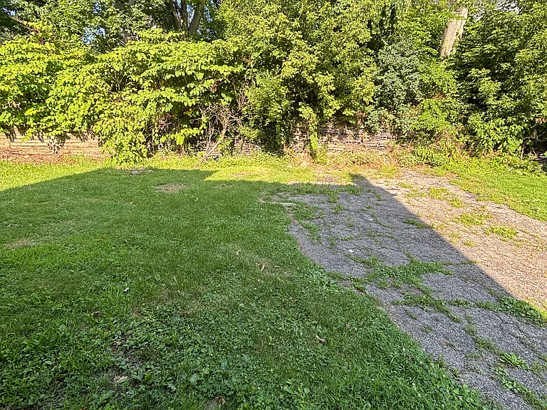 1163 Pondview Ave — Photo 5