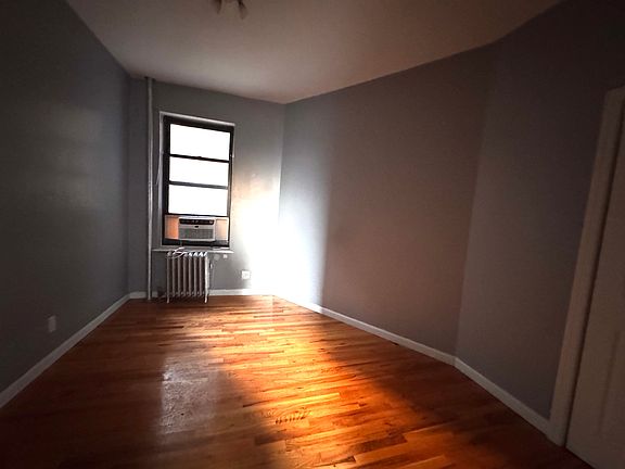 5th image of 820 Riverside Dr APT 2I