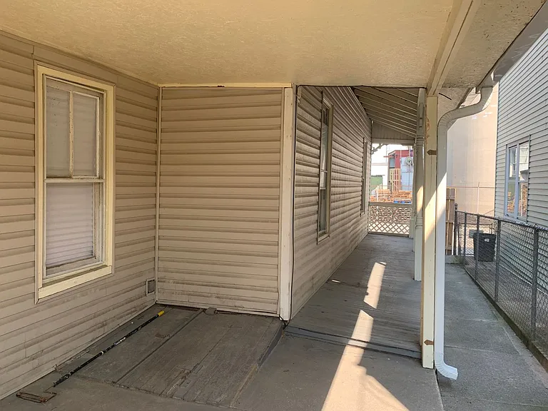 620 Company St — Photo 5
