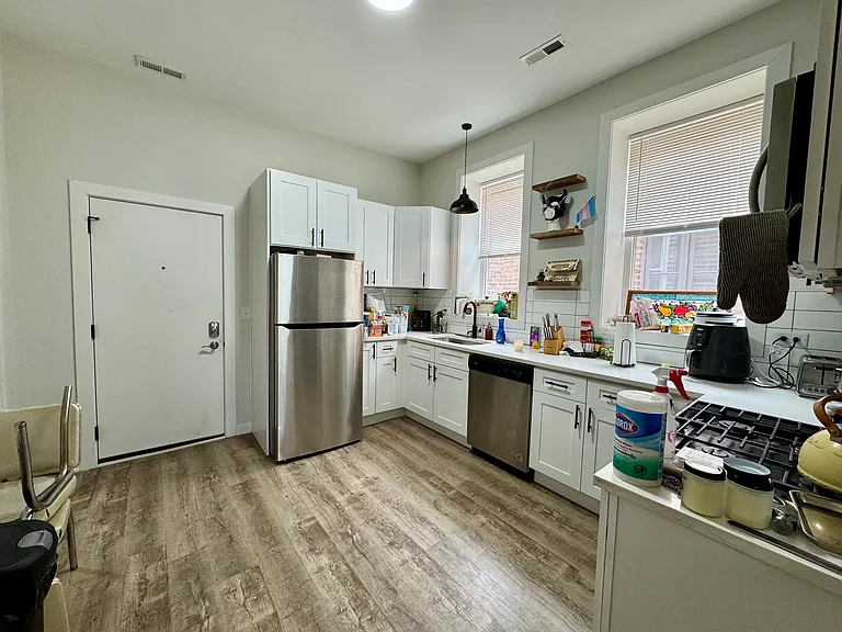 3203 W Armitage Ave #2F — Photo 18