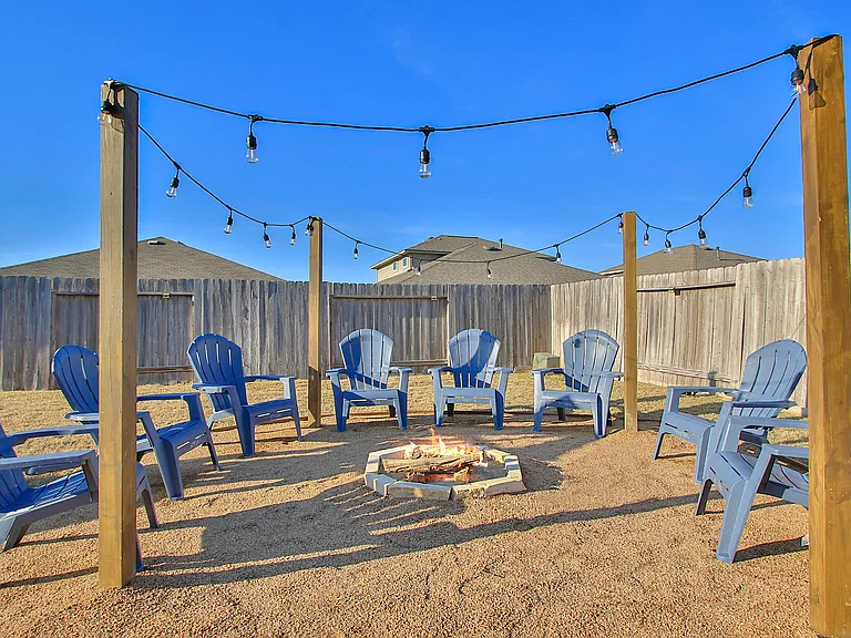 2431 Sutton Hollow Ct — Photo 35
