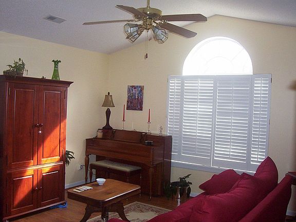 3rd image of 355 Claremont Cir