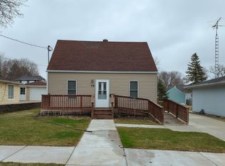 118 Pearl St, Beaver Dam, WI 53916