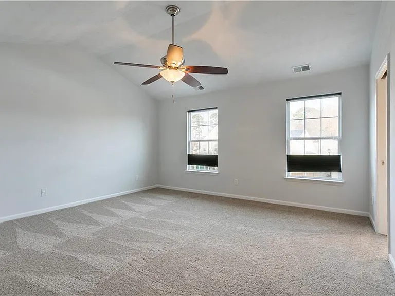 60 Manilla Ln — Photo 19