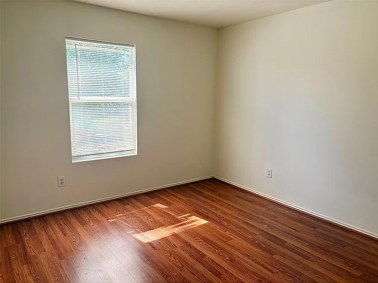 7806 Maverick Trace Ln — Photo 16