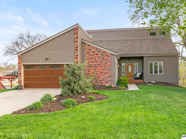 465 Lakehurst Dr, Waterloo, NE 68069