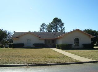 405 Greenbriar Ave, Keene, TX 76059