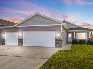 1142 15th St S, Brookings, SD 57006