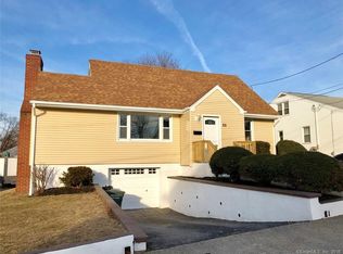 25 Hawthorne St, Bridgeport, CT 06610