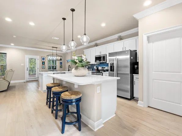25 Eclipse Loop, Freeport, FL 32439