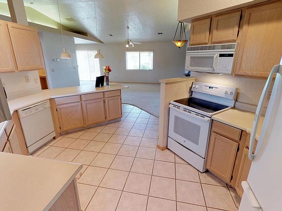 3rd image of 3225 Arapaho Dr