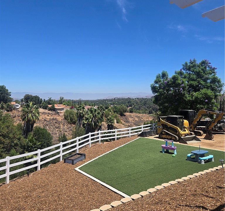 2nd image of 14342 Laurel Dr