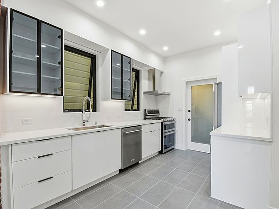 3rd image of 38 Broderick St