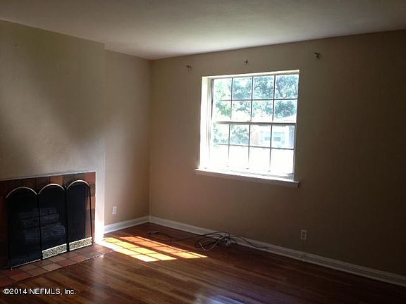 5th image of 4612 Redwood Ave