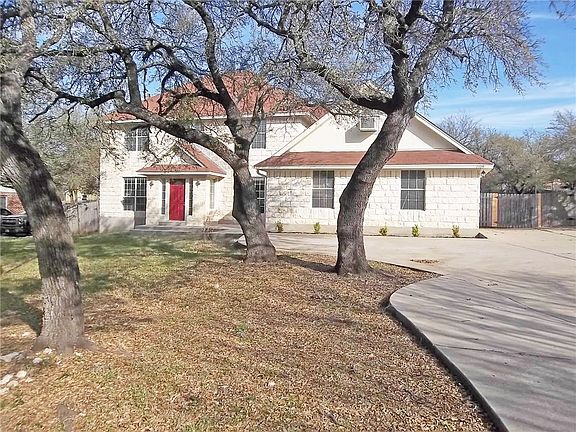 2nd image of 1109 Oak Hollow Dr