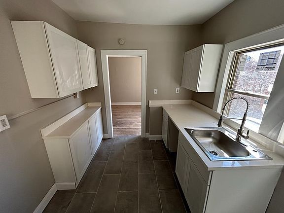 2nd image of 12065 Edgewater Dr APT 4