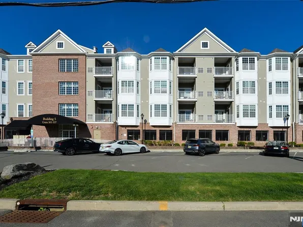 503 Bushes Ln, Elmwood Park, NJ 07407