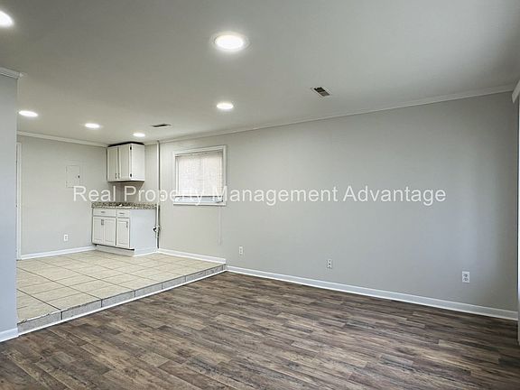 2nd image of 21931 Vale St