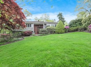 701 Hillcrest Rd, Township Of Washington, NJ 07676