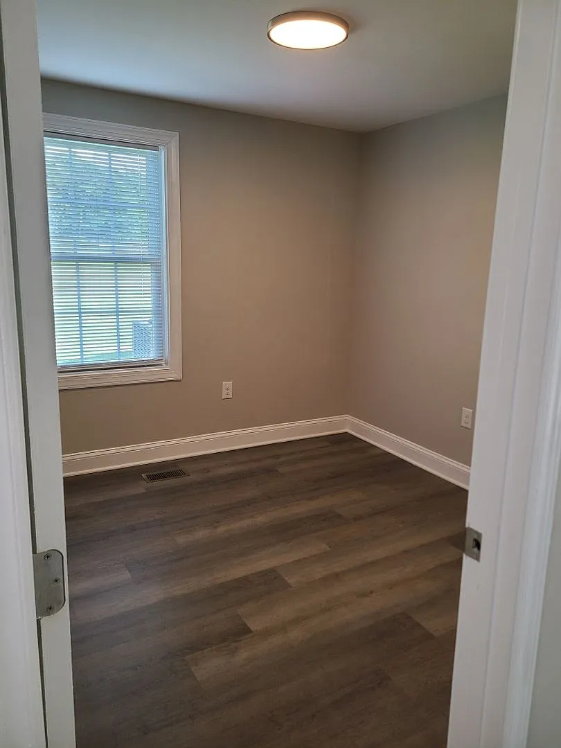4521 Keehlen Ave — Photo 4