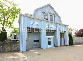 1909 Elmwood Ave, Warwick, RI 02888