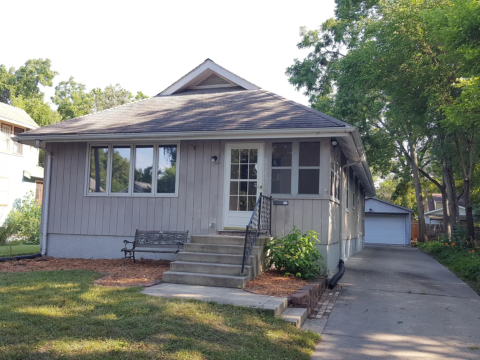3 bed, 1422 sqft, $2,100 — Photo 2