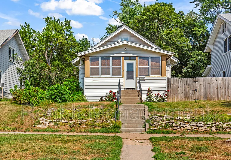 2315 N 61st St — Photo 1