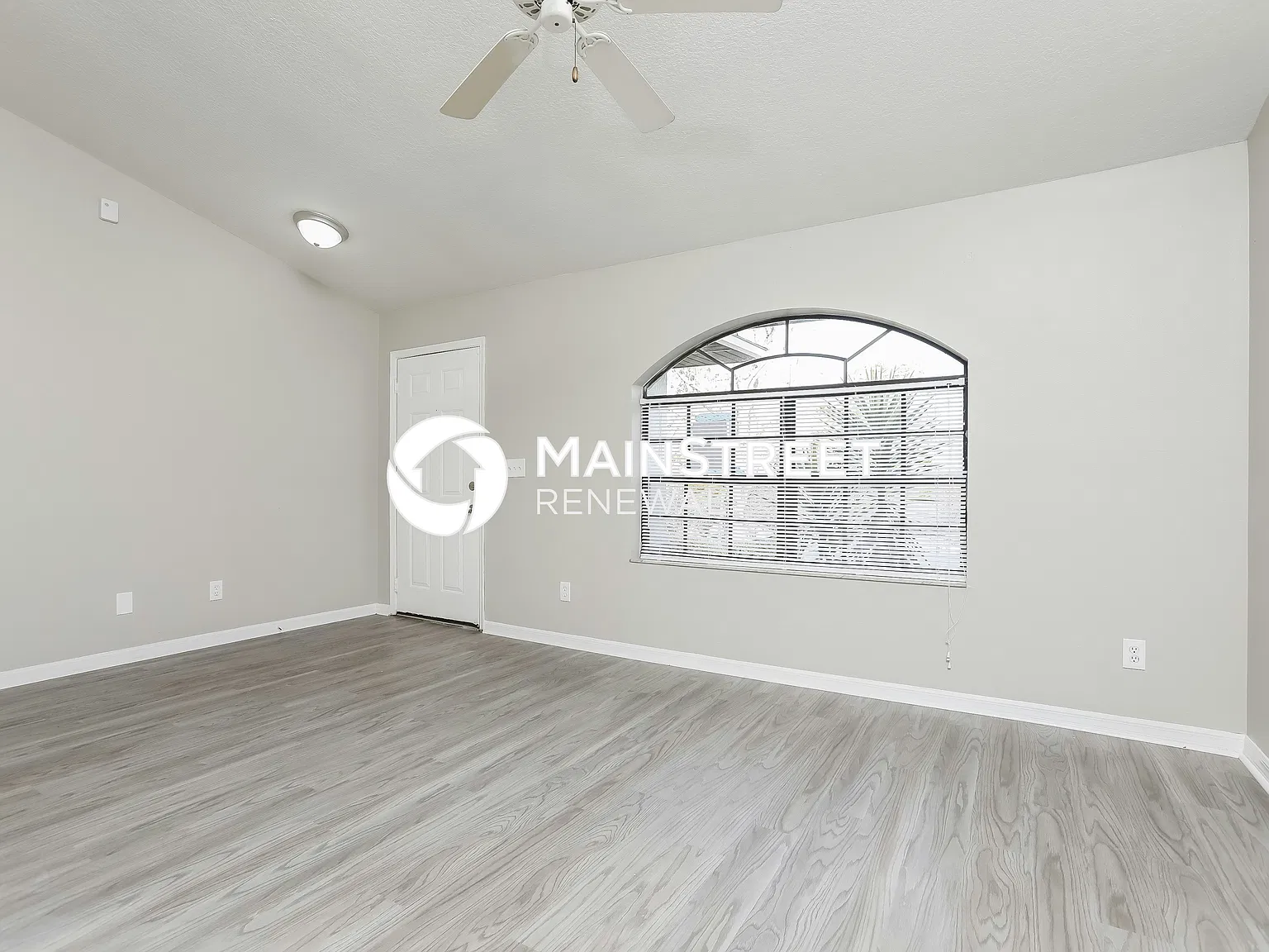 109 W Minneola St — Photo 3