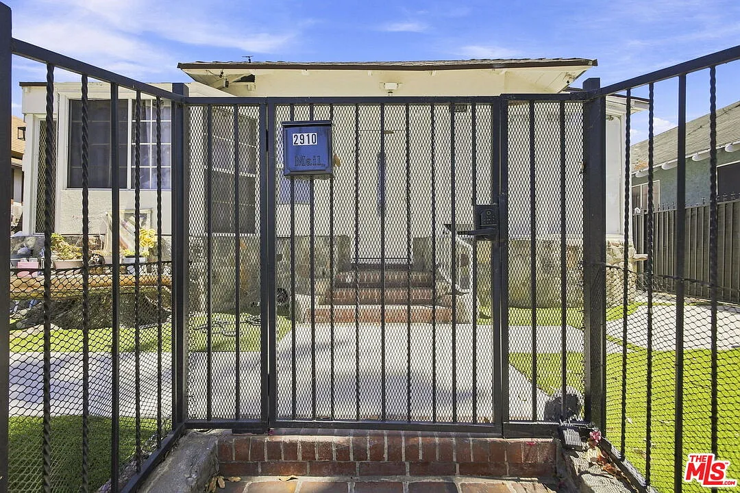 5 bed, 2.5 bath, $4,295 — Photo 4