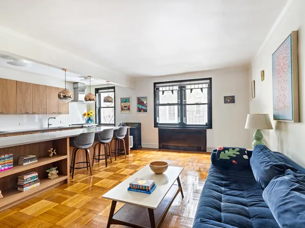 221 East 18th Street 2D image 2 of 9