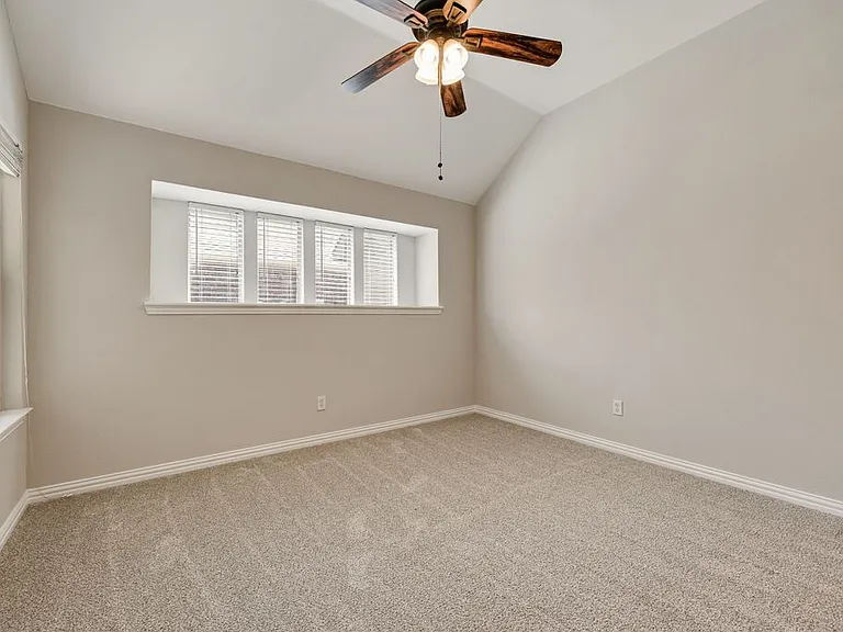7600 Shasta Dr — Photo 15