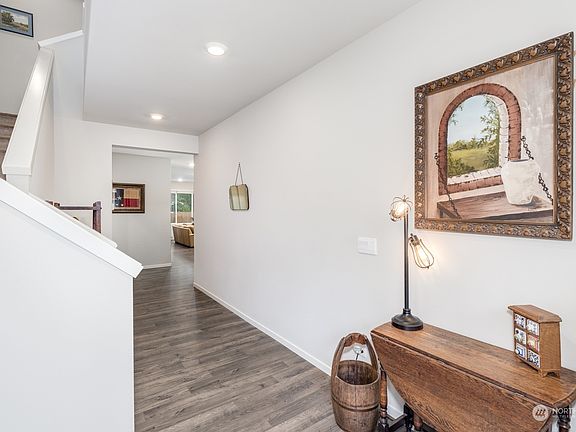 5th image of 9521 Hawkins Avenue