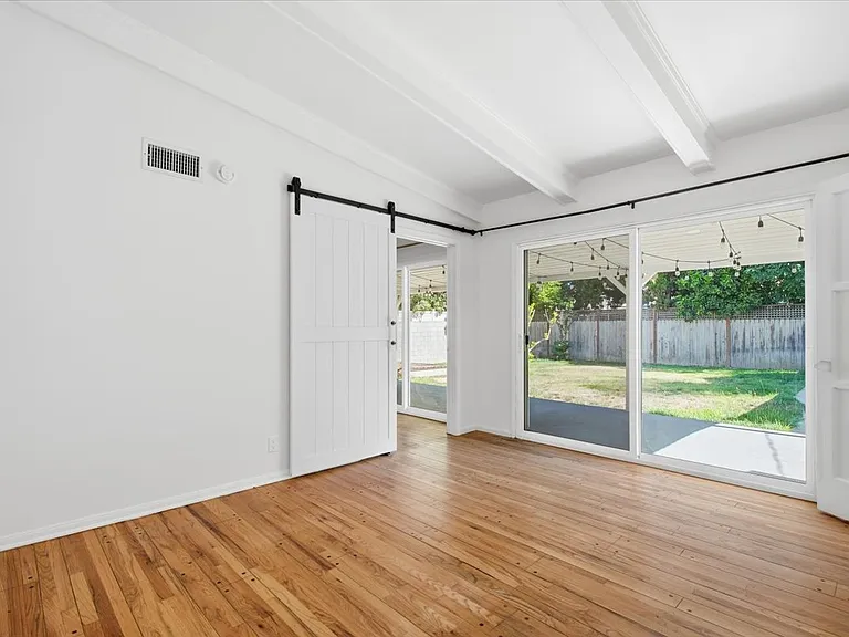 12818 Hatteras St — Photo 16