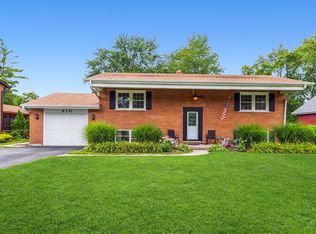 610 N Stephen Dr, Palatine, IL 60067