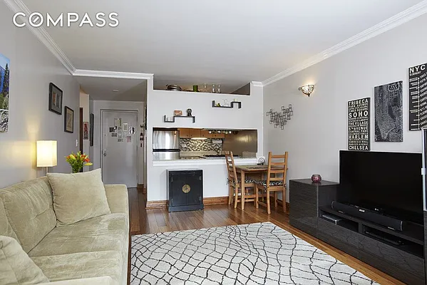 Rented by Compass | media 9