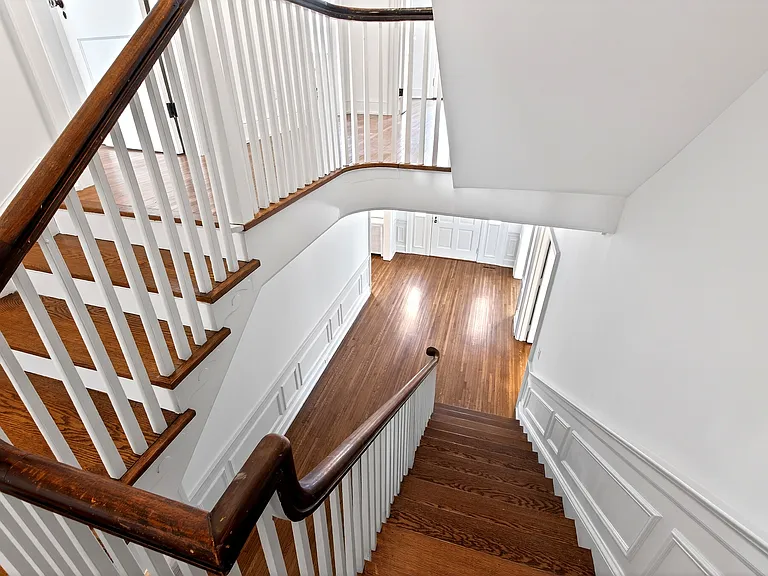 1313 College Pl — Photo 14