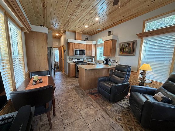 5th image of 3851 Vacation Village Dr Unit 224