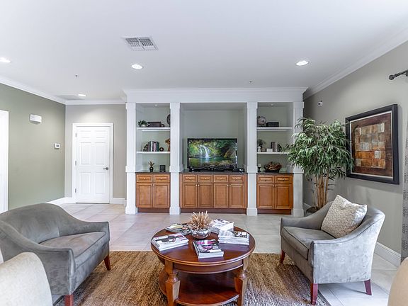 4th image of 110 Dolphin Fleet Cir #2-211